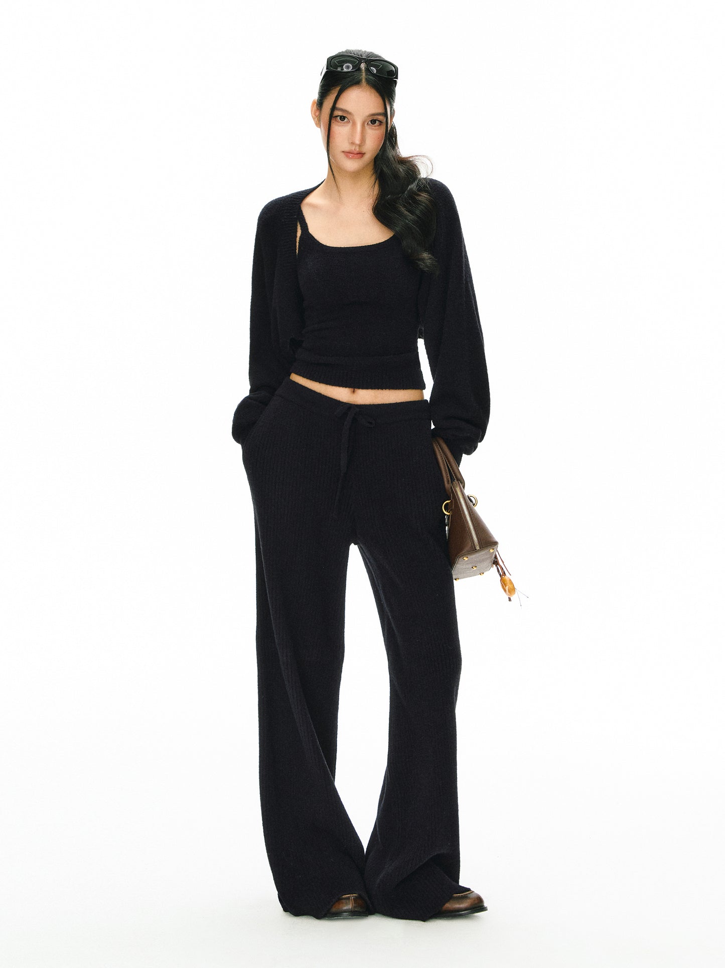 Ellis Ivy Shrug