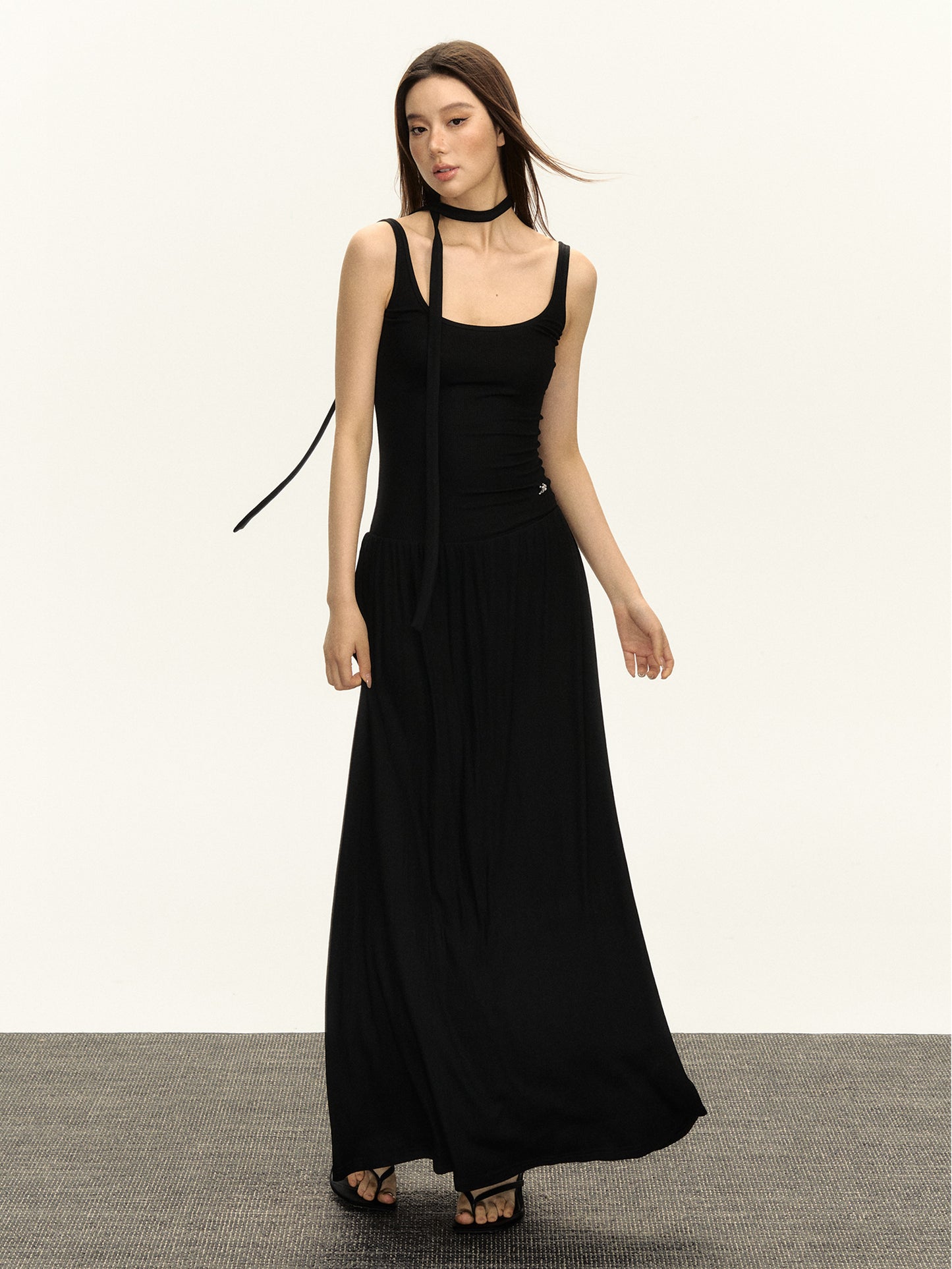 laura formal dresses A short white evening dress with shimmering silver embroidery and a luxurious, modern design. | Laura Fashion